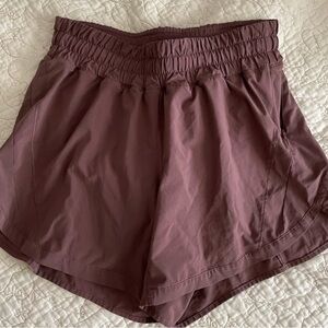 HOTTY HOT MID RISE 4” SHORTS MAUVE